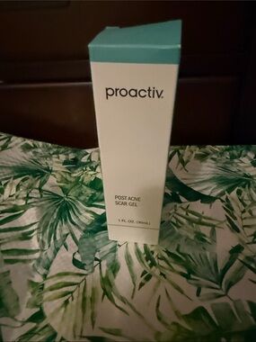 Proactiv Post Acne Scar Gel — White & Teal Box